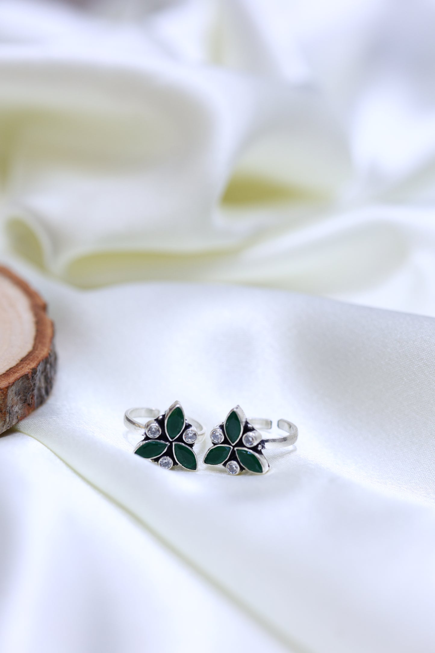 Antique Floral Design Silver Toe Rings