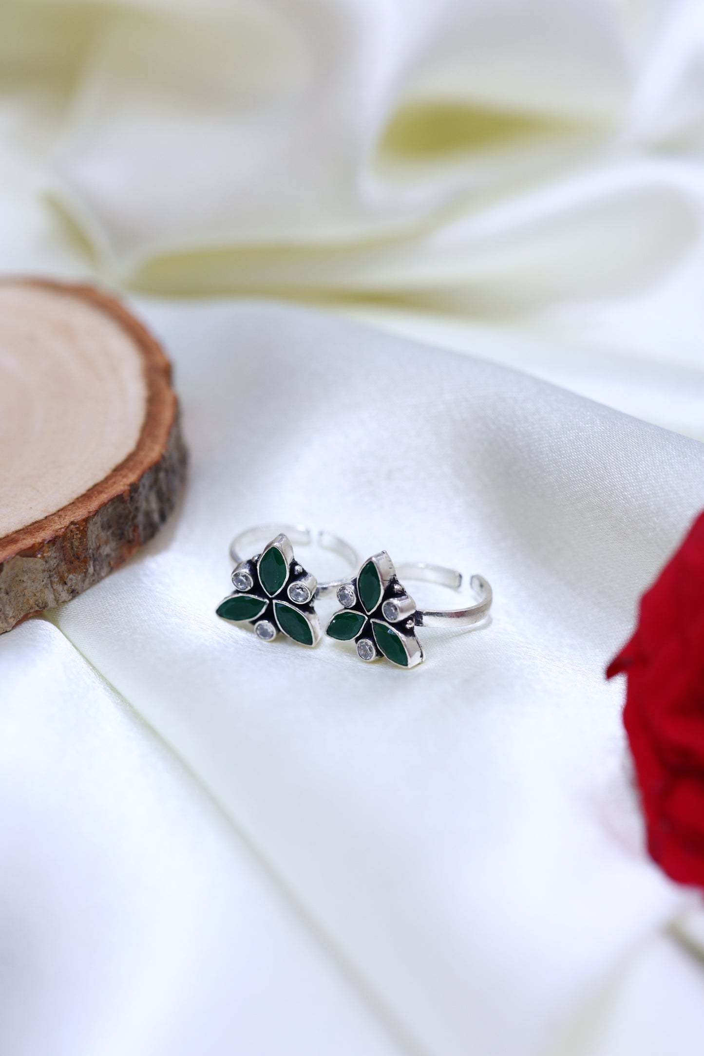 Antique Floral Design Silver Toe Rings