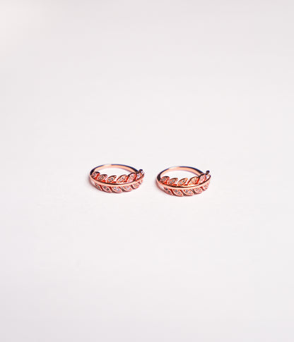 Rose gold plated 92.5 sterling silver toe ring with leaf design and CZ stones.