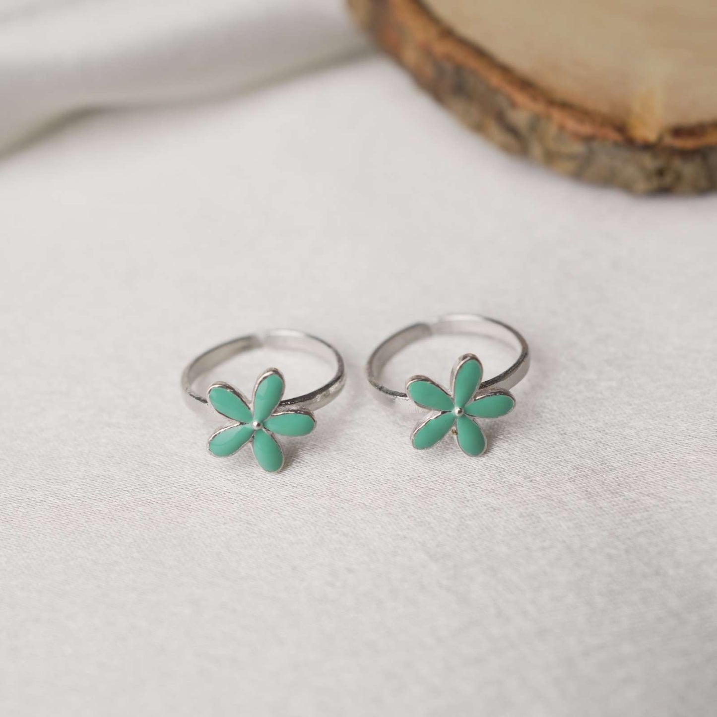 Mint Flower 92.5 Sterling Silver Toe Ring