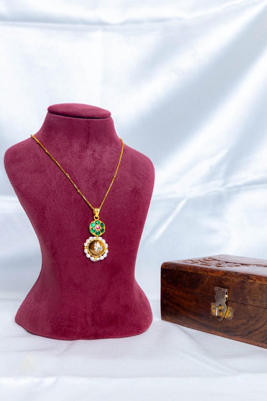 92.5 sterling silver gold-tone necklace with a Tiger Eye gemstone pendant and pearl detailing.