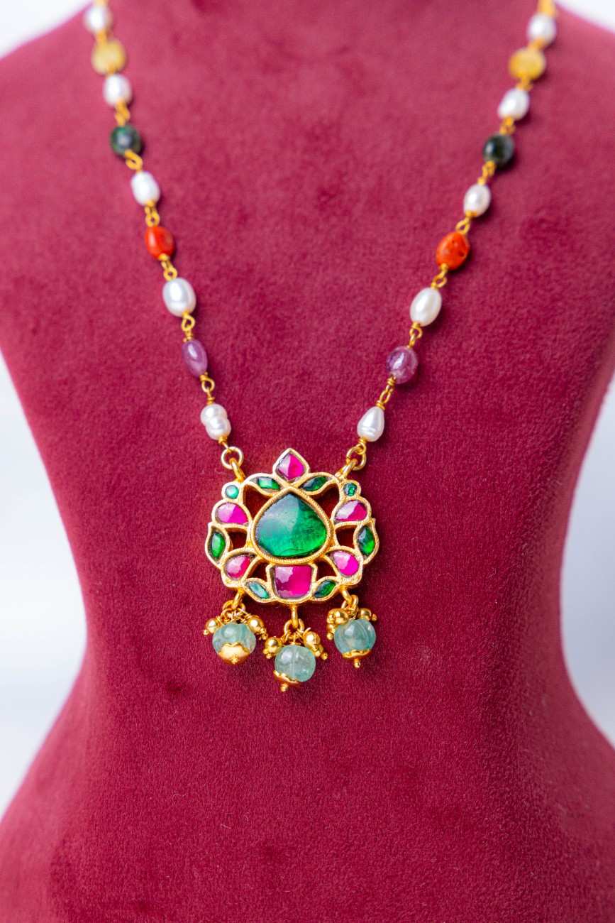 Kundan Pendant Necklace with Pearls and Multi-Color Gemstone Beads