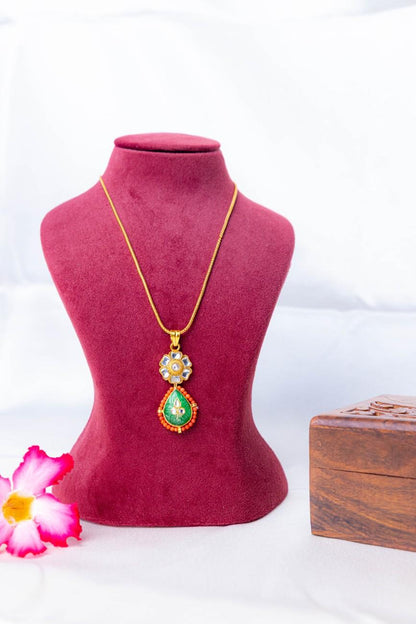 Green Stone Kundan Pendant Necklace
