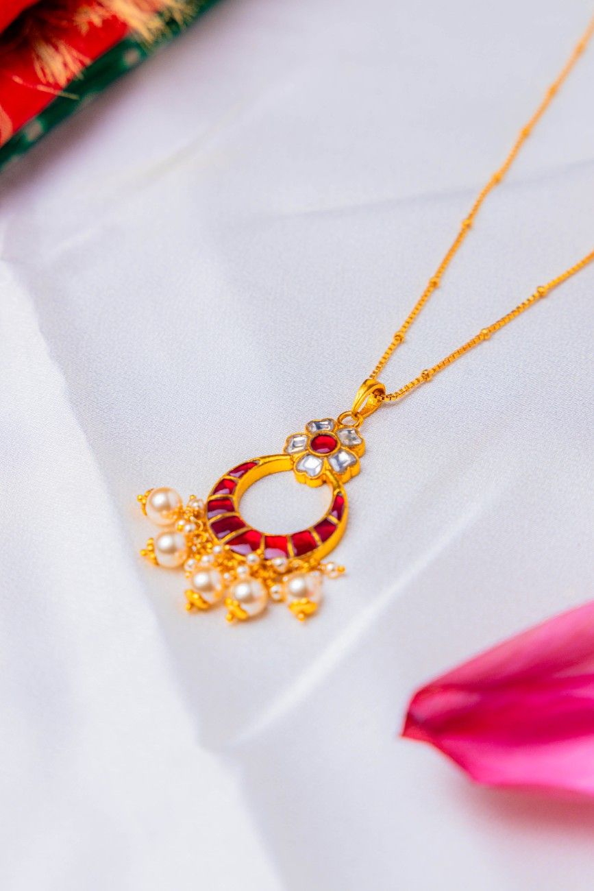Pink Kundan Circle Pendant Necklace with Pearl Drops