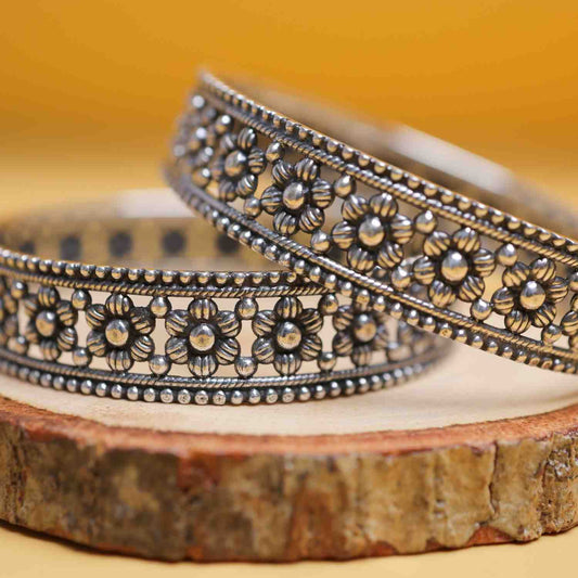 Bloom Trail Oxidised Silver Bangle