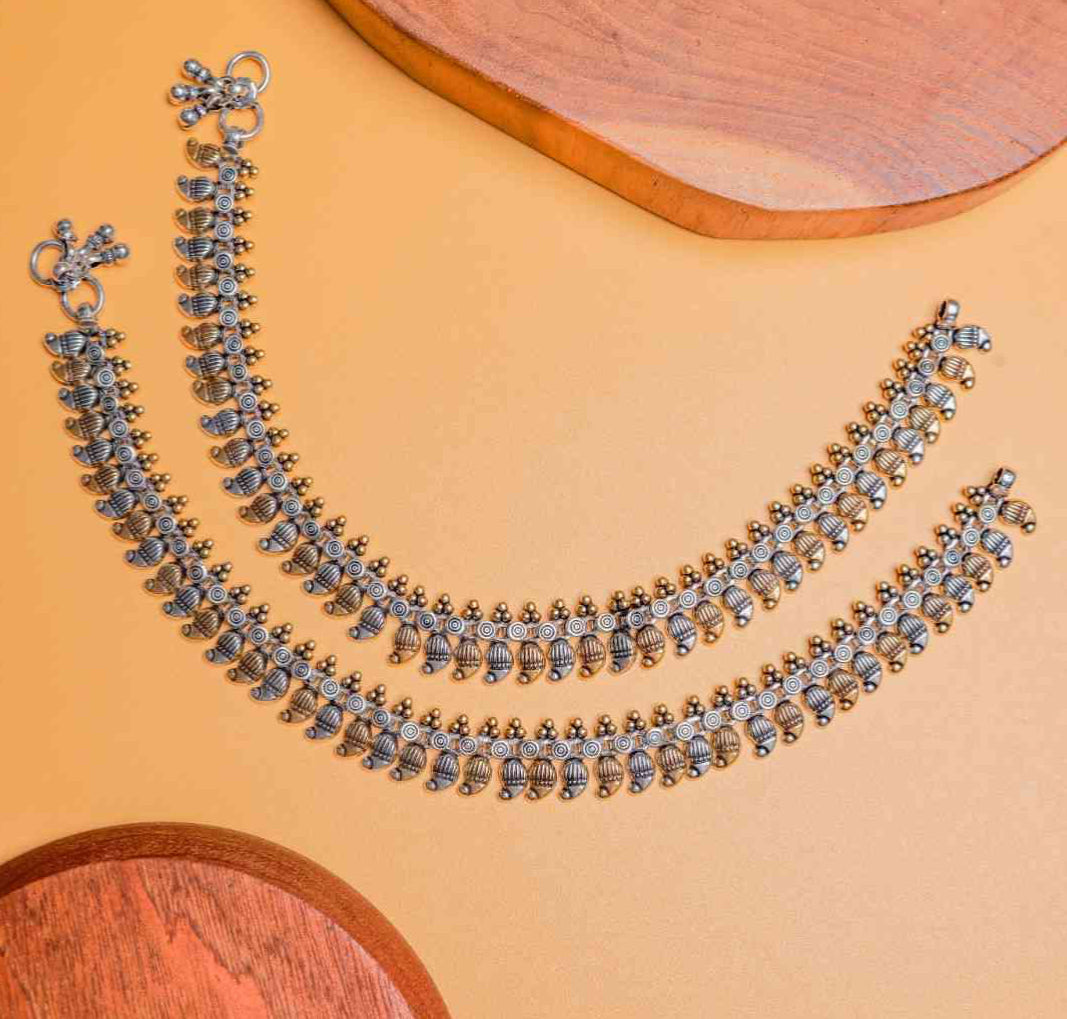 Antique Oxidised Silver Anklet with Dual-Tone Temple Design