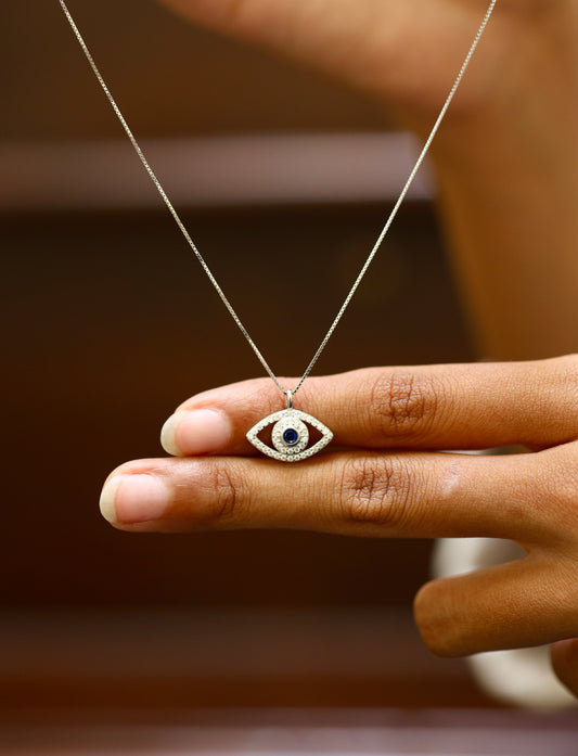 Necklace with an eye-shaped pendant