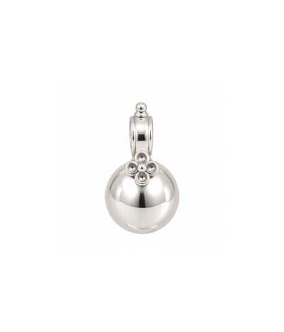 Classic Kuli Pottu silver pendant with smooth polished finish