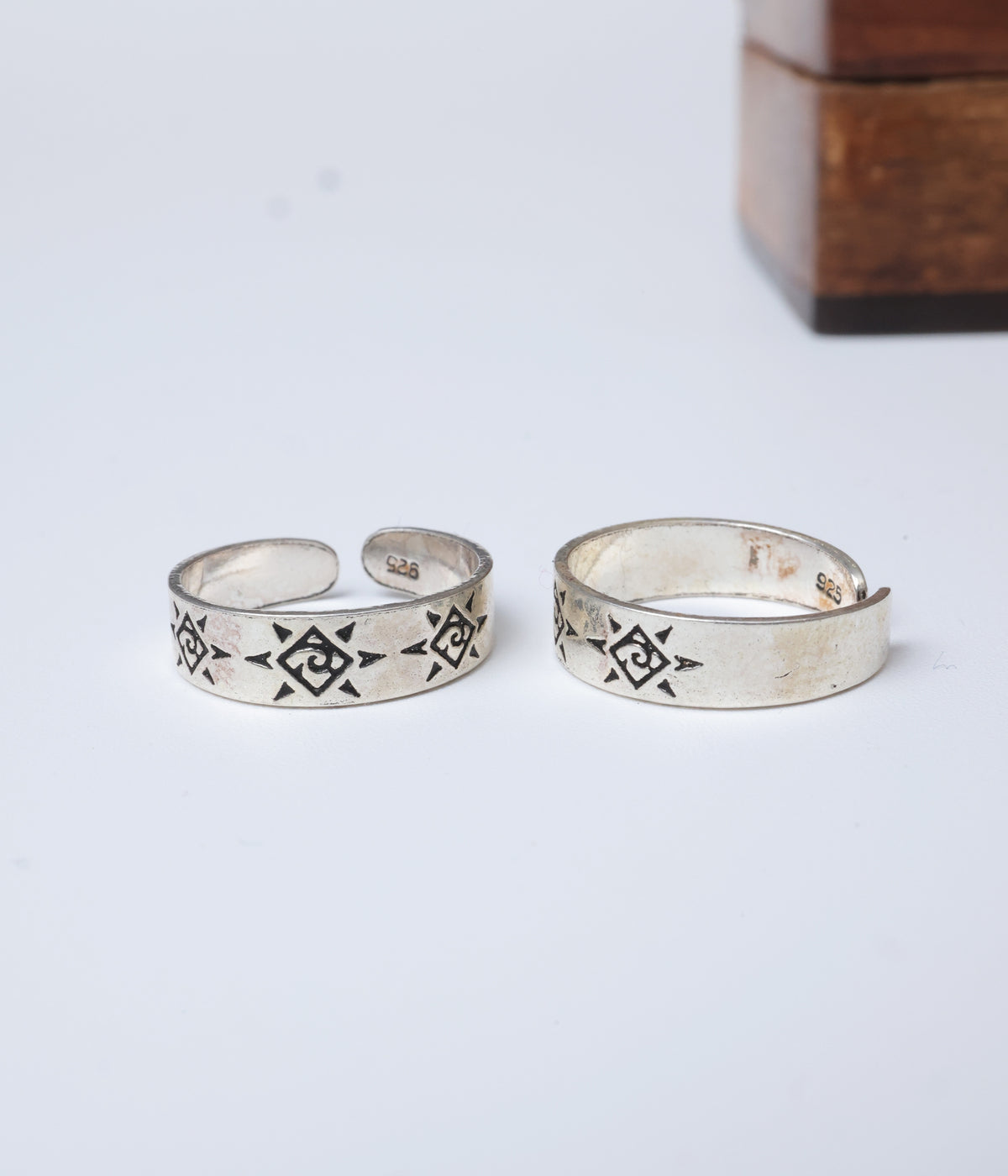 Tribal Pattern 92.5 Silver Toe Ring