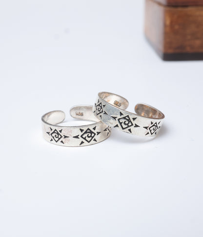 Tribal Pattern 92.5 Silver Toe Ring