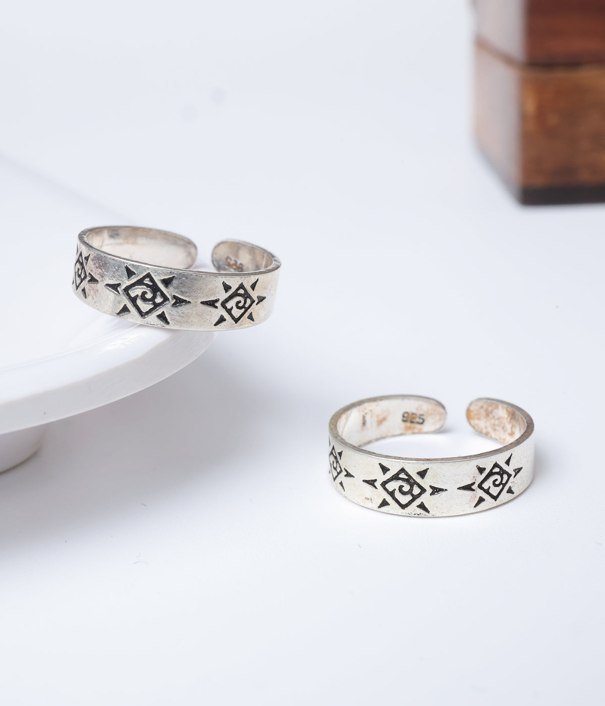 Tribal Pattern 92.5 Silver Toe Ring